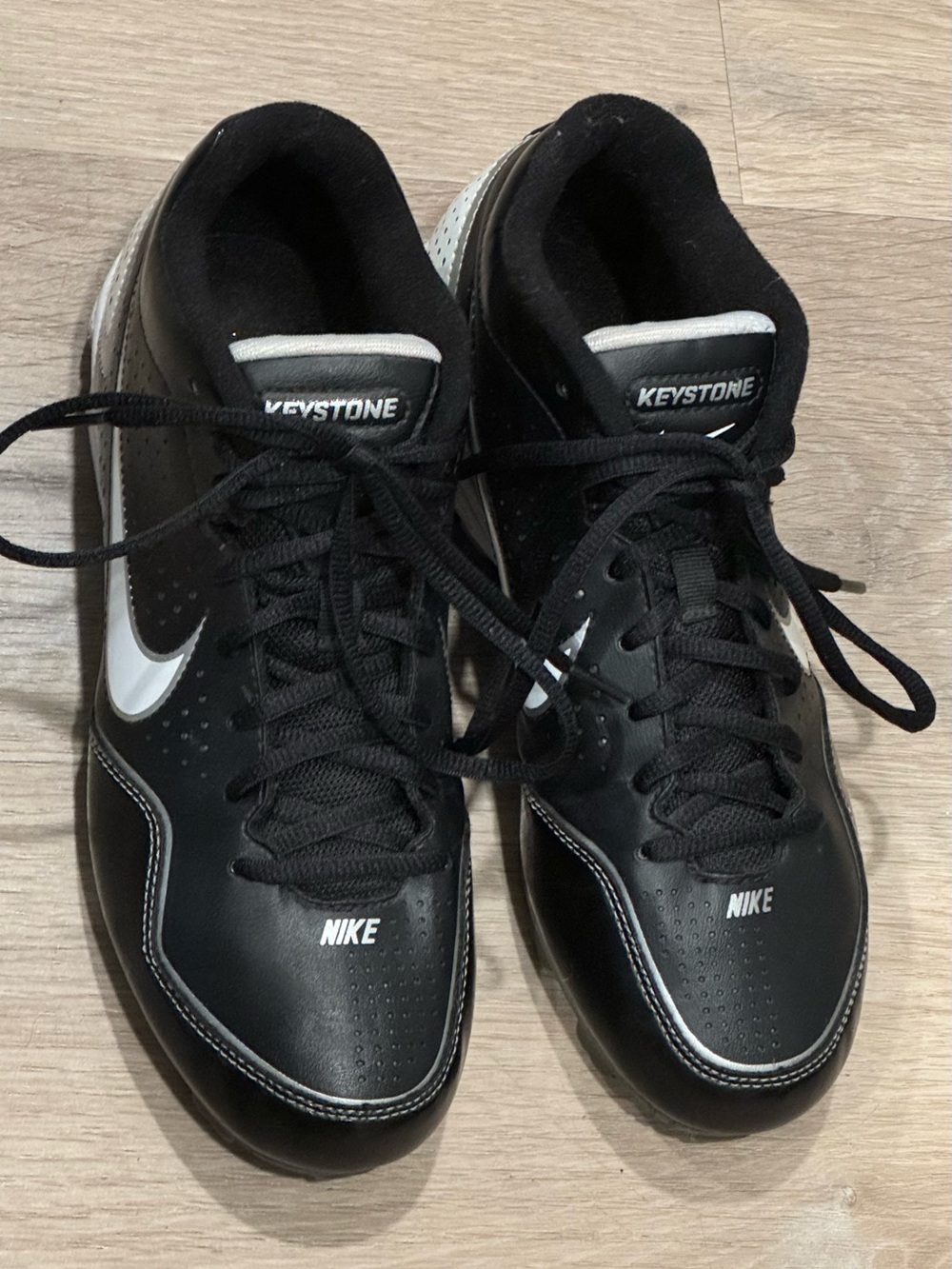 Nike Keystone Men's Black and White Athletic Shoes